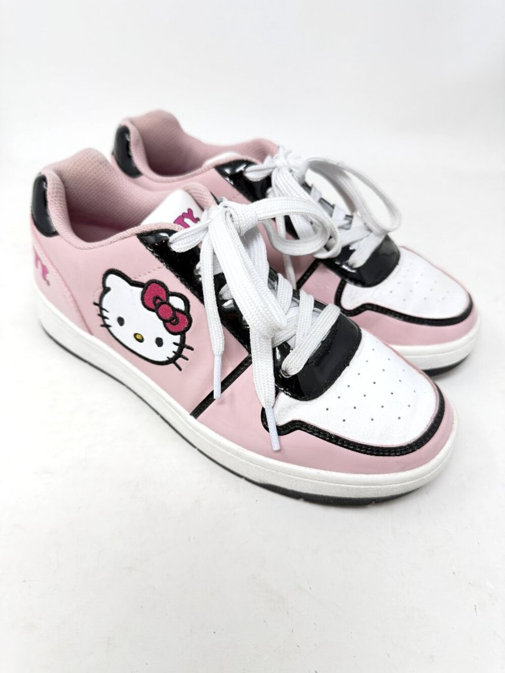 Adidas Sanrio Woman’s Hello Kitty Sneakers sz 8 Pink Black Shoes Limited Edition